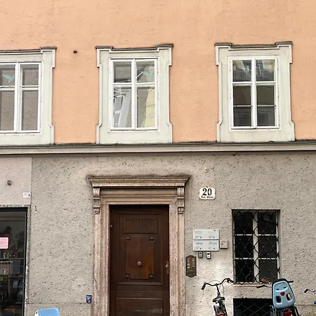 One-Room 