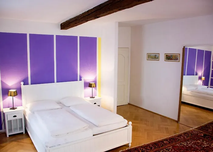 One-Room \